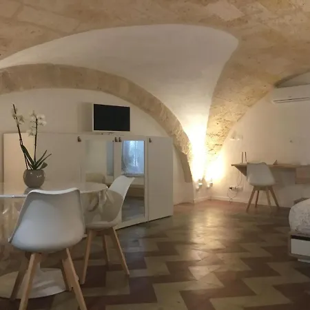 Flos Apartman
