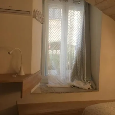 Flos * Μπάρι