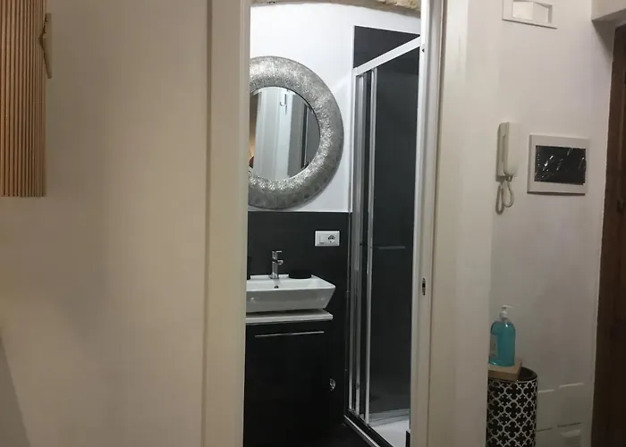 דירה Flos בארי